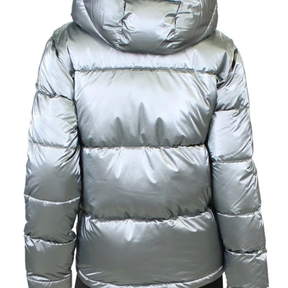 BCBG MAX AZRIA Silver Coat. - Picture 2 of 4